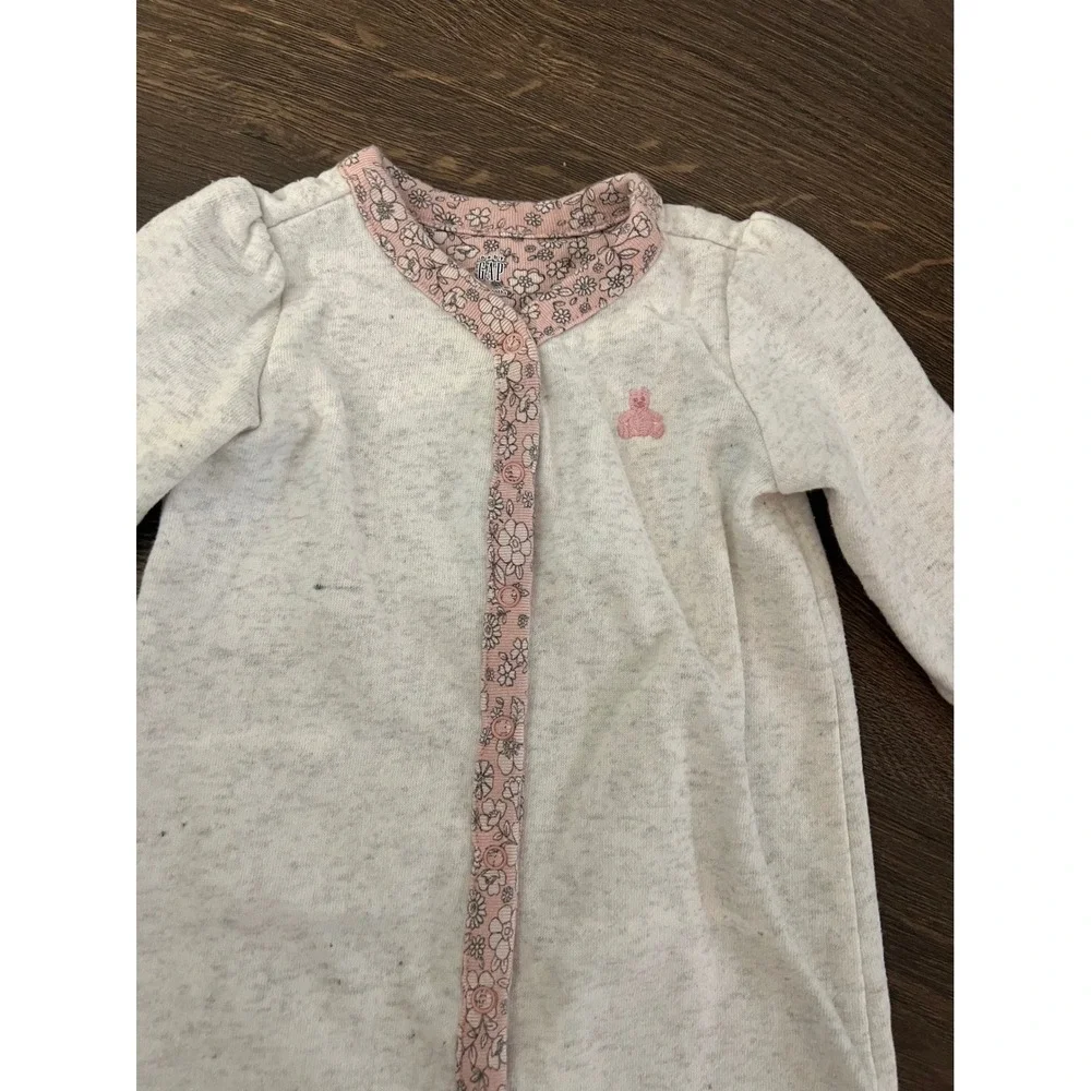 Baby Gap 3-6 Months Gray Pink Floral Teddy Bear Logo‎ Long Sleeve Romper